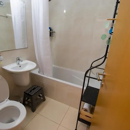New Beautiful Sea View 2 Bdrm Flat With Pool! דירה