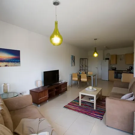 New Beautiful Sea View 2 Bdrm Flat With Pool! * פאראלימני
